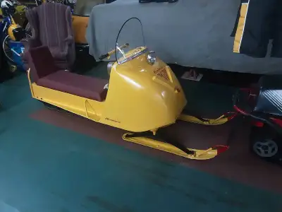 Wanted vintage 1965 skidoo body do not need hood just body if you have one phone 7053271474 Orillia...