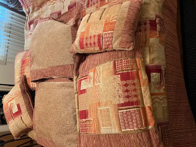 8 PIECE QUEEN SIZE COMFORTER SET ……$50 in Bedding in Windsor Region - Image 4