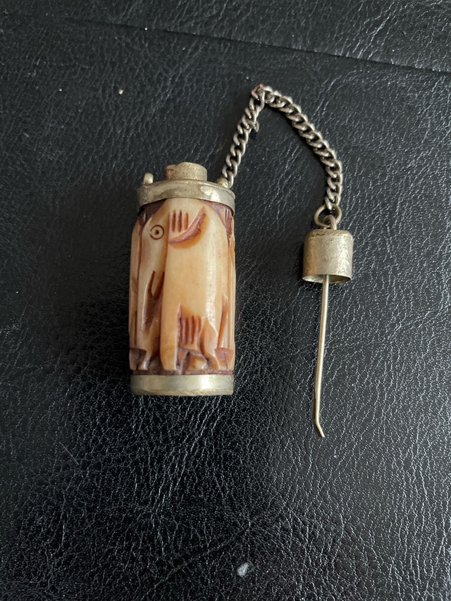 Carved snuff bottle  in Arts & Collectibles in Ottawa