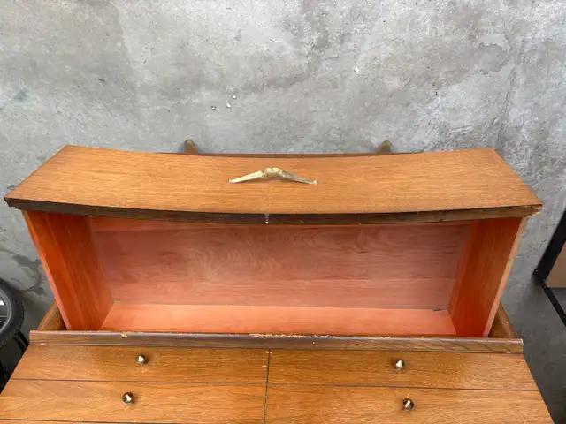 Vintage Wood Dresser walnut62864364861826122