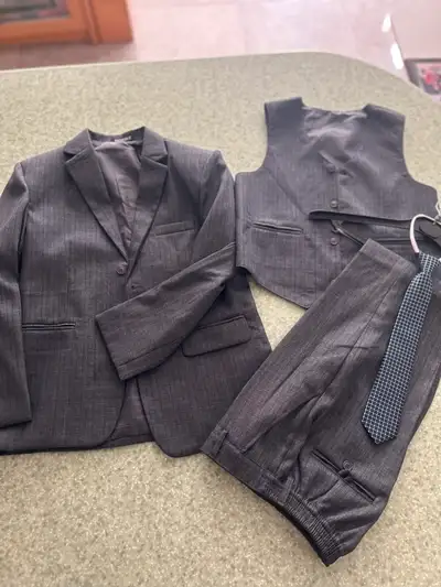 Boy 4 pieces Suite set, Youth Size 14, View more