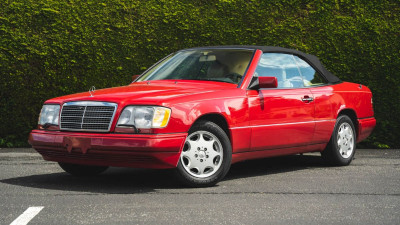 LOOKING FOR MERCEDES 1994 1995 E320 CONVERTIBLE CABRIOLET A124