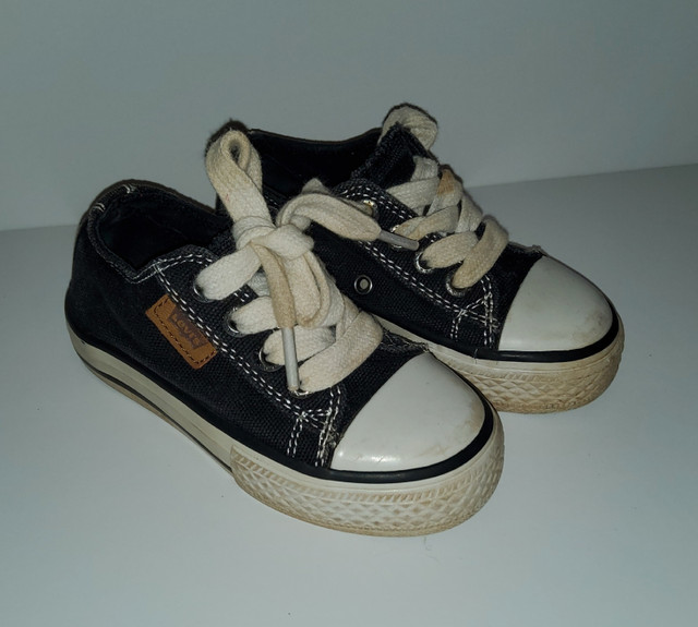 Toddler Levi's Sneakers Black Canvas Size 7 Kids Shoes in Other in Truro