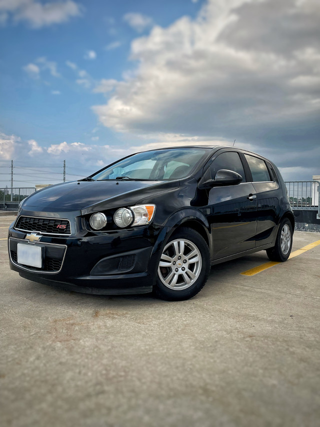 2012 Chevrolet Sonic 5dr HB LT in Cars & Trucks in City of Toronto - Image 2