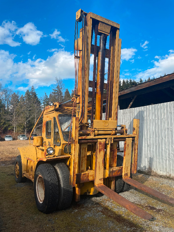 Hyster gas forklift in Heavy Equipment in Terrace - Image 2