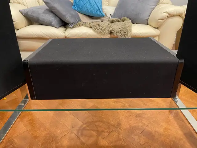 Definitive Technology set of 5 speakers in Speakers in Markham / York Region - Image 7