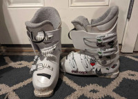 23.5 Rossignol Fun Girl Ski Boots