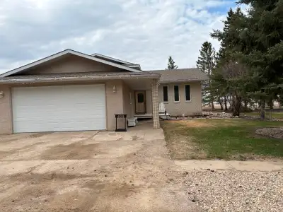 405 3rd Avenue South, Leask, SK Spacious family home features a 4-level split design with approximat...