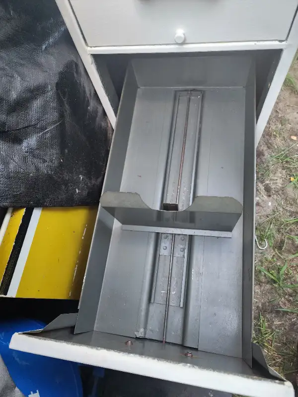 Heavy Duty Old Style 4 Drawer Fieling Cabinet White W Dividers in Bookcases & Shelving Units in Windsor Region - Image 11