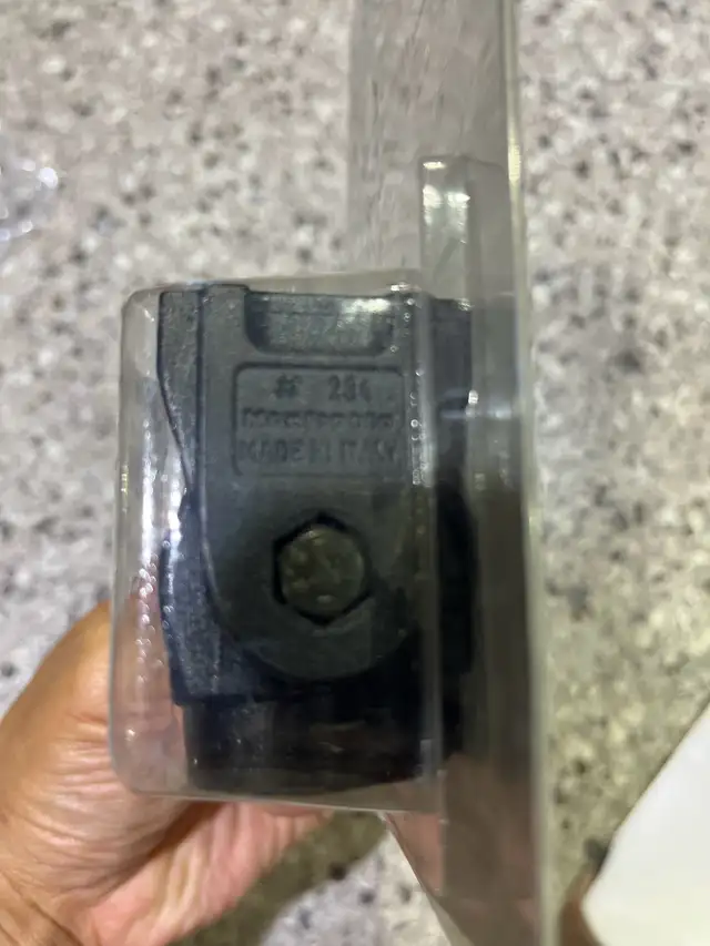 New Manfrotto tilt head in Cameras & Camcorders in Markham / York Region - Image 6