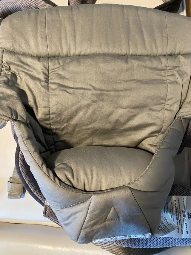 Ergobaby Four Position 360 Cool Air Carrier - Grey in Strollers, Carriers & Car Seats in Markham / York Region - Image 4