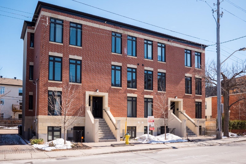 Charming New York style boutique condo in Beechwood, Ottawa! Long