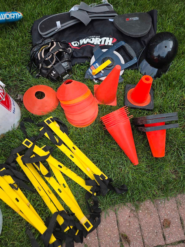 Youth baseball supplies (balls,bats,training gear) in Baseball & Softball in Oshawa / Durham Region - Image 4