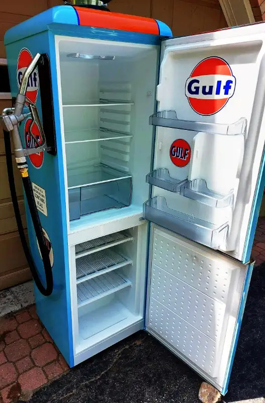BRAND NEW "RETRO STYLE"  "GAS PUMP" FRIDGE IN VINTAGE GULF OIL in Arts & Collectibles in Oshawa / Durham Region - Image 5