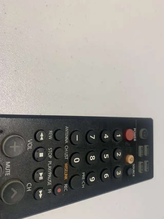 For sale: Samsung TV remote control unit in General Electronics in City of Toronto - Image 3