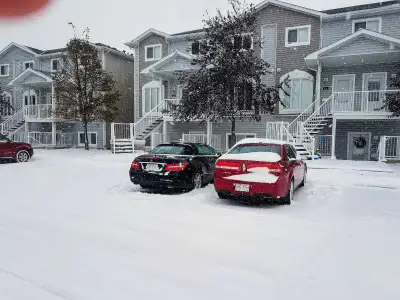 3 Bedroom Condo for Rent at Northlands Pointe, Medicine Hat Includes - 2 parking stalls Has - insuit...