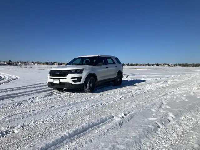 2017 Ford Police Interceptor Utility in Cars & Trucks in Fort St. John - Image 8
