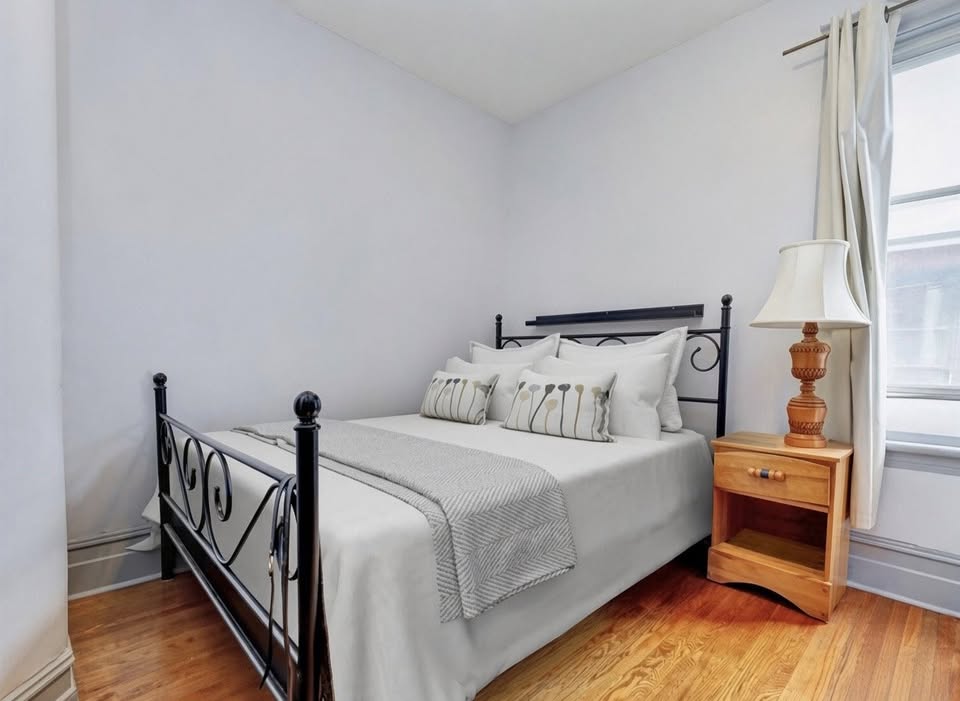 2 Bedroom + Office  CANAL Apartment 3