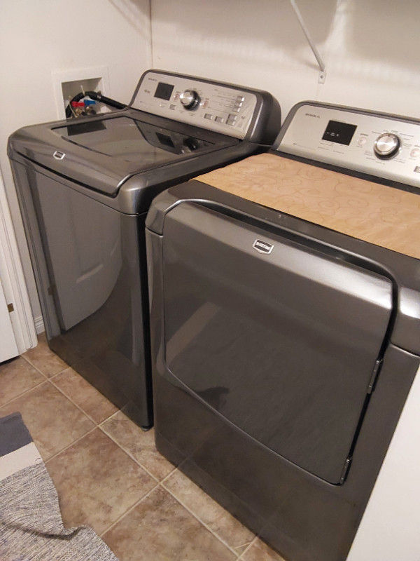 Washer and dryer in Washers & Dryers in Moncton