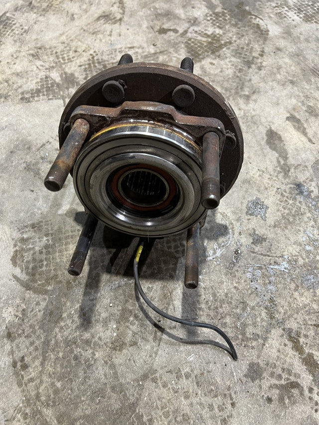 Ford f250, f350 front wheel bearing Transmission & Drivetrain