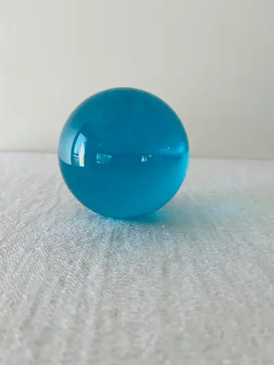 Decorator Acrylic Plastic/Aqua Turquoise Ball. This would be good for your garden or indoor décor. P...