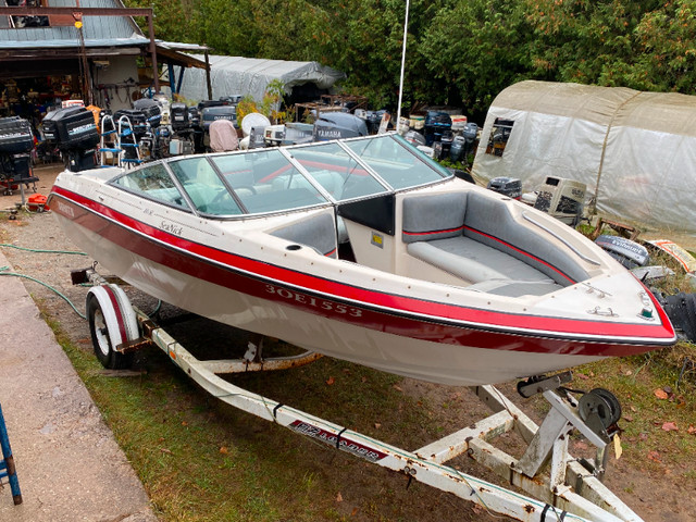 20-foot Bonito bowrider with trailer in Powerboats & Motorboats in Barrie - Image 3