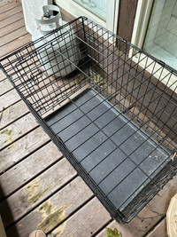 Gently used dog crate. Suit med sized dog (29” long)