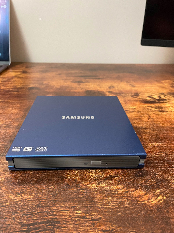 NEW! Samsung SE-S084 External Optical Disc Drive DVD-RW - Blue in System Components in Edmonton