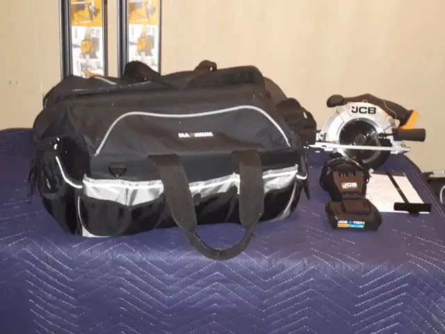 Selling tools in a bundled package!530290092865628164