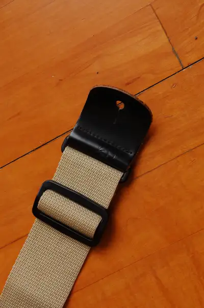 VINTAGE WHITE FABRIC GUITAR STRAP WITH LEATHER  END. 5CM W 140 L, View more