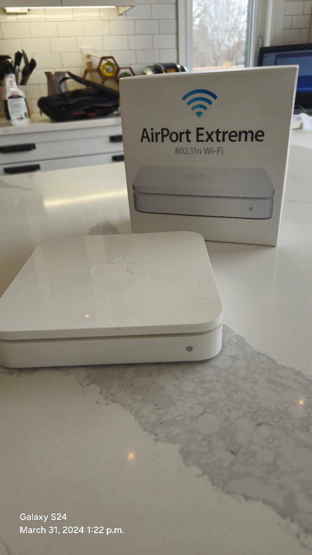Apple Airport extreme in General Electronics in Guelph - Image 2
