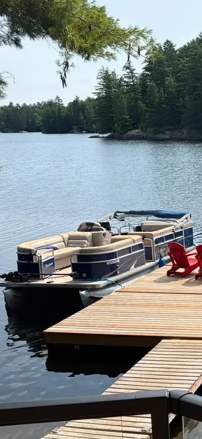 Selling a well‑equipped 23 foot 2011 Sweetwater pontoon with 115 Yamaha outboard perfect for fishing...