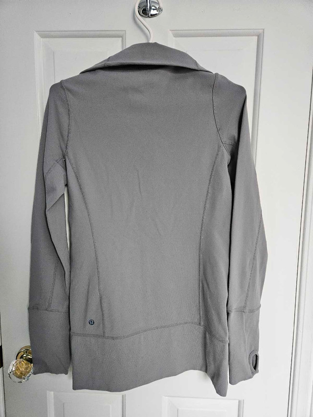 Lululemon Jackets and Sweaters, Size 4 in Women's - Tops & Outerwear in City of Toronto - Image 2