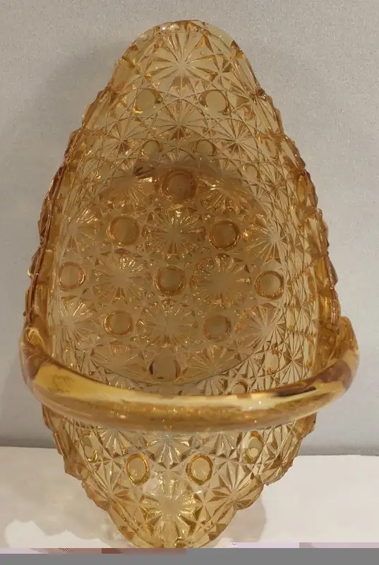 Vintage amber daisy and button small glass basket in Home Décor & Accents in Ottawa - Image 5