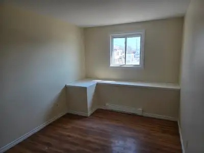 2 Bed room apartment for Rent Alexandria, Ontario renovated and appliance are included
