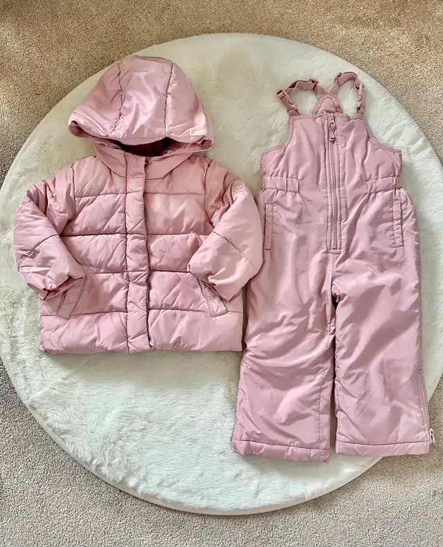Gap 2T Winter Jacket & Snowpants in Clothing - 2T in Kitchener / Waterloo - Image 2