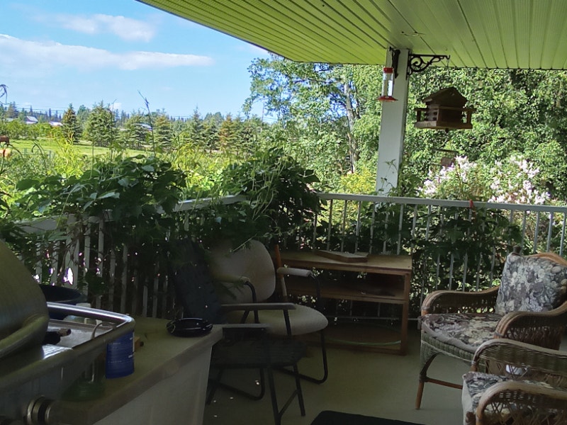 House on acreage.2900 square foot house on29 acres. Houses for Sale
