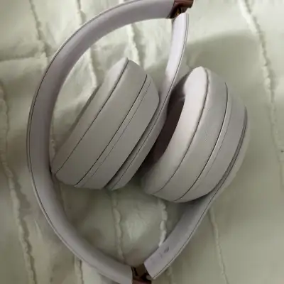 Beats Solo 4, View more