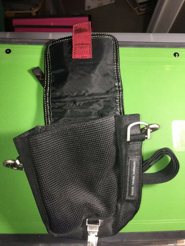 Roots - Mini Travel Purse and Leather wallet in Women's - Bags & Wallets in Mississauga / Peel Region - Image 4