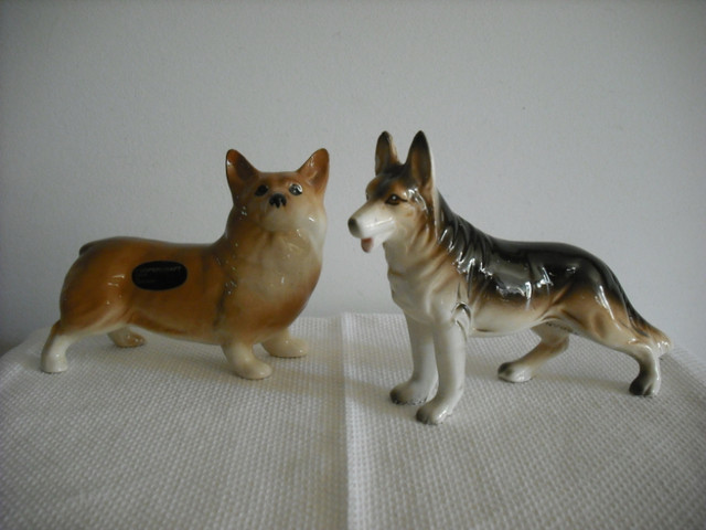 Coopercraft Corgi / German Shepherd Dog Figurine in Arts & Collectibles in Windsor Region - Image 2