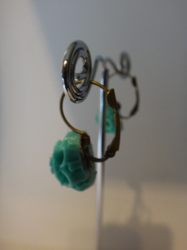 Cute Cabochon Flower Earrings in Multiple Colours in Jewellery & Watches in Thunder Bay - Image 3