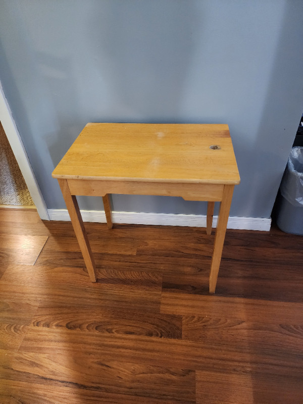 small desk in Home Décor & Accents in Thunder Bay