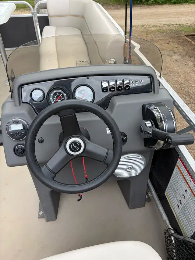 2019 Princecraft Jazz 210 pontoon boat in Personal Watercraft in Prince Albert - Image 5