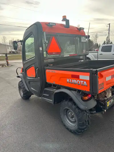 2021 1100 diesel With hydraulic box Stereo with Bluetooth Ac and Heat 4 extra tires on rims Snow plo...