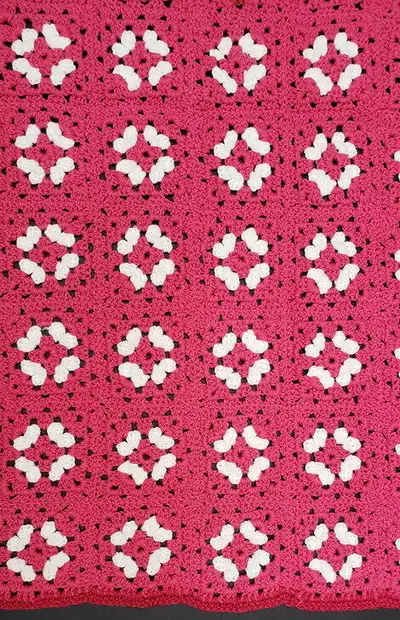 New cheerful rose & white 71 x 56-inch crocheted afghan blanket, View more