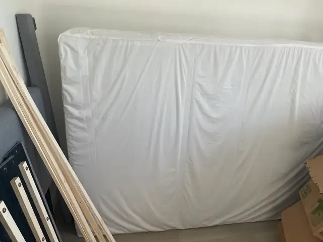 lit et matelas à vendre in Bedding in Longueuil / South Shore - Image 2