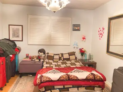 BRAMALEA MALL Room for Rent for 2 people furnished