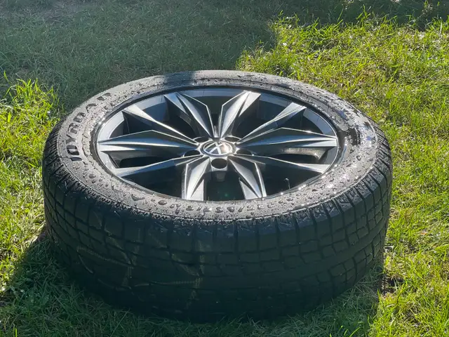 VW OEM 18” Alloy Wheels + Toyo Observe Winter Tires (Set of 4) in Tires & Rims in City of Toronto - Image 4