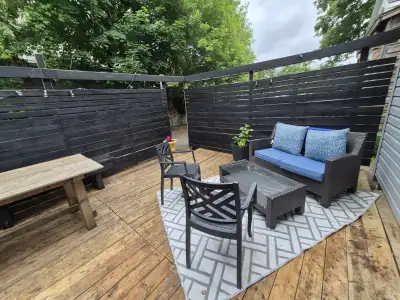 Spring is here. Rent a room. Share a house with young professionals. 4 Bathrooms. BBQ or lounge on t...