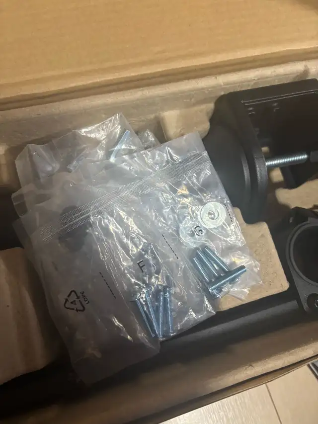 Insignia 35" Full-Motion Monitor Mount - Black Model: NS-SMMT2B5 in Other in Cambridge - Image 3